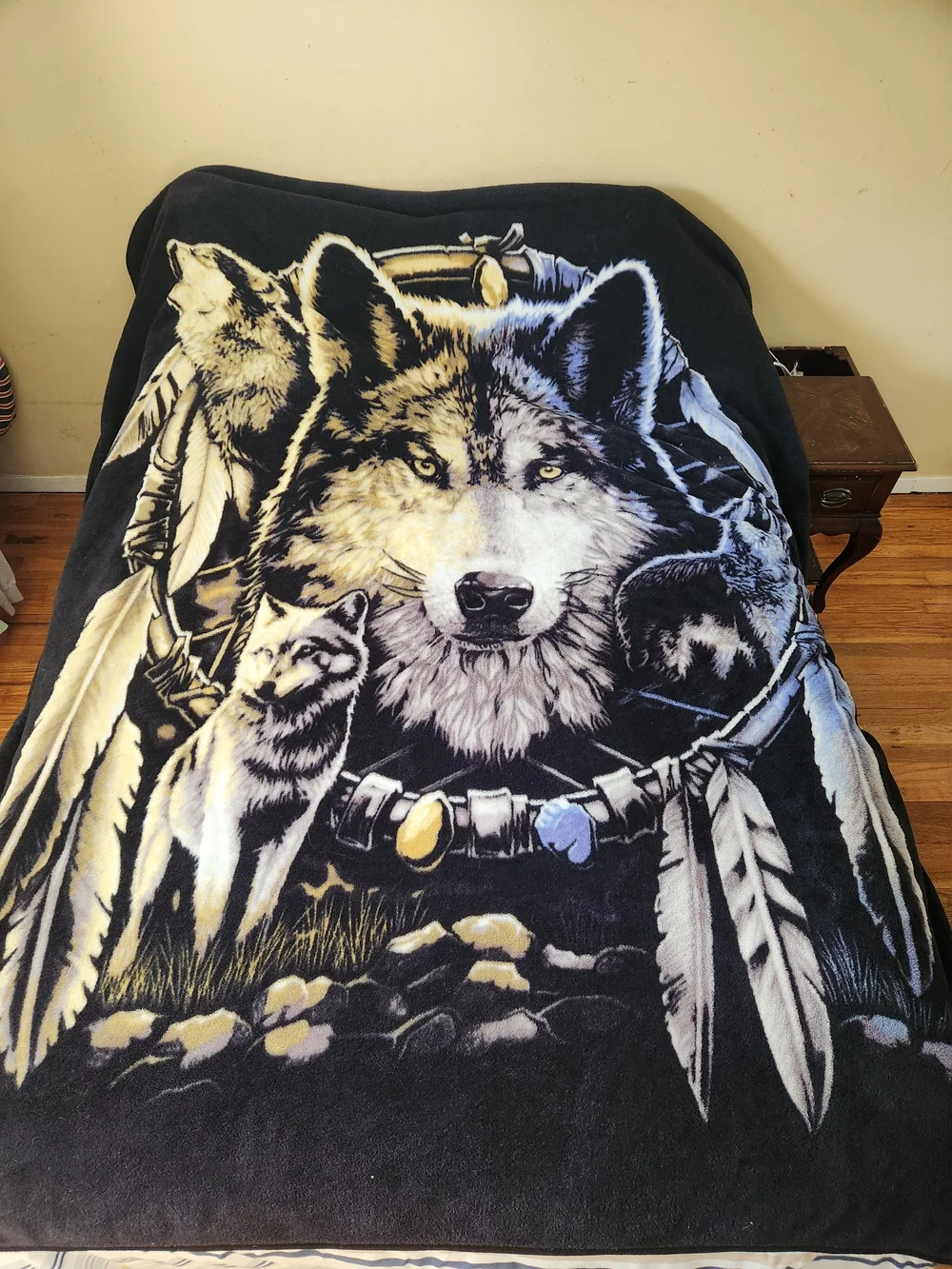 Vintage Wolf Dreamcatcher Plush Throw Blanket in Black and Cream Queen Size